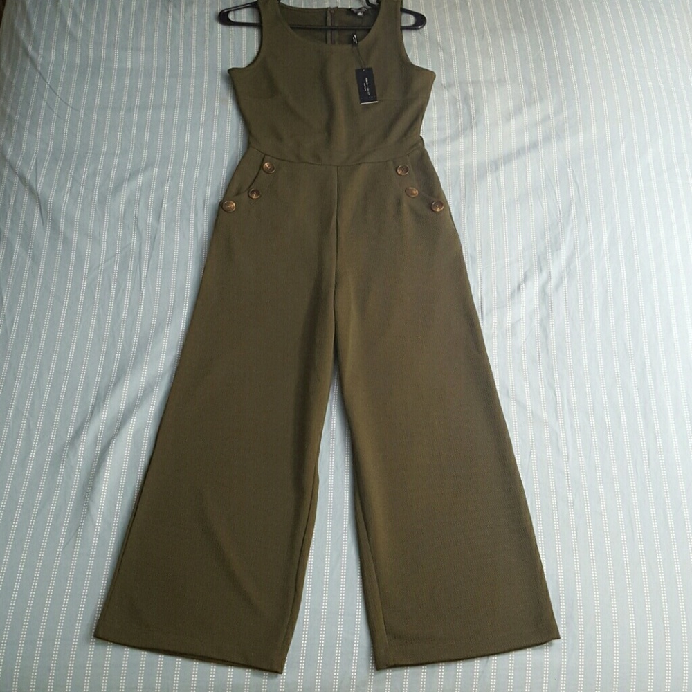 NWT ROMEO & JULIET COUTURE JUMPSUIT